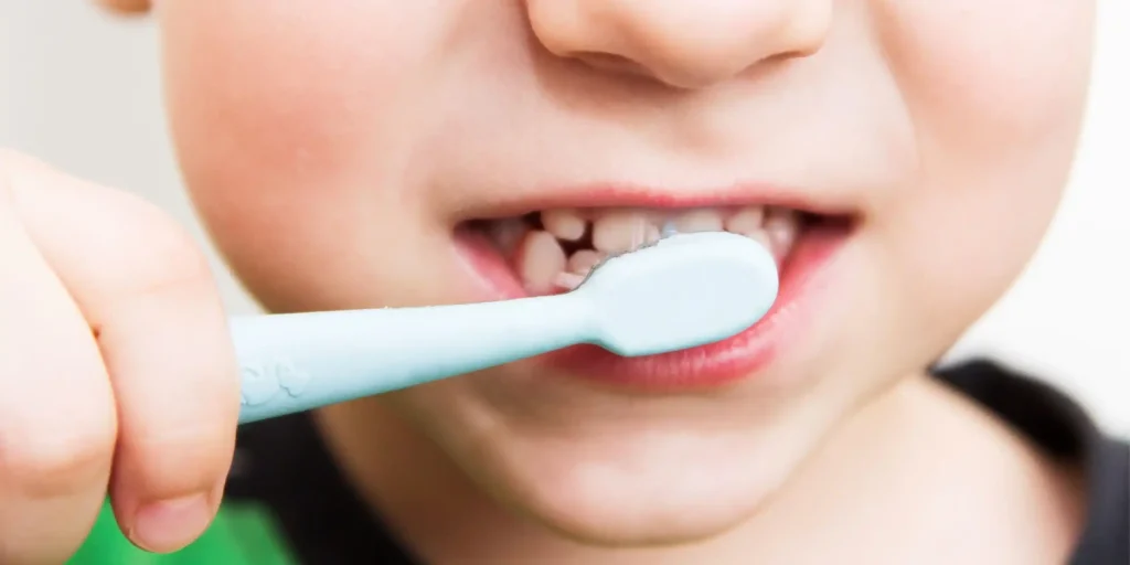 Fluorosis dental en niños: causas, síntomas y prevención 4 Cómo tratar la fluorosis dental en niños