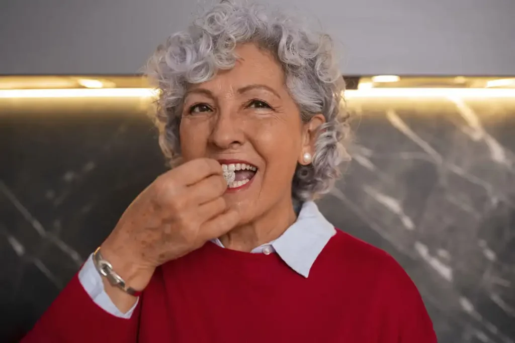 Comer con dentadura postiza: Consejos y recomendaciones prácticas 4 Cómo comer con dentadura postiza